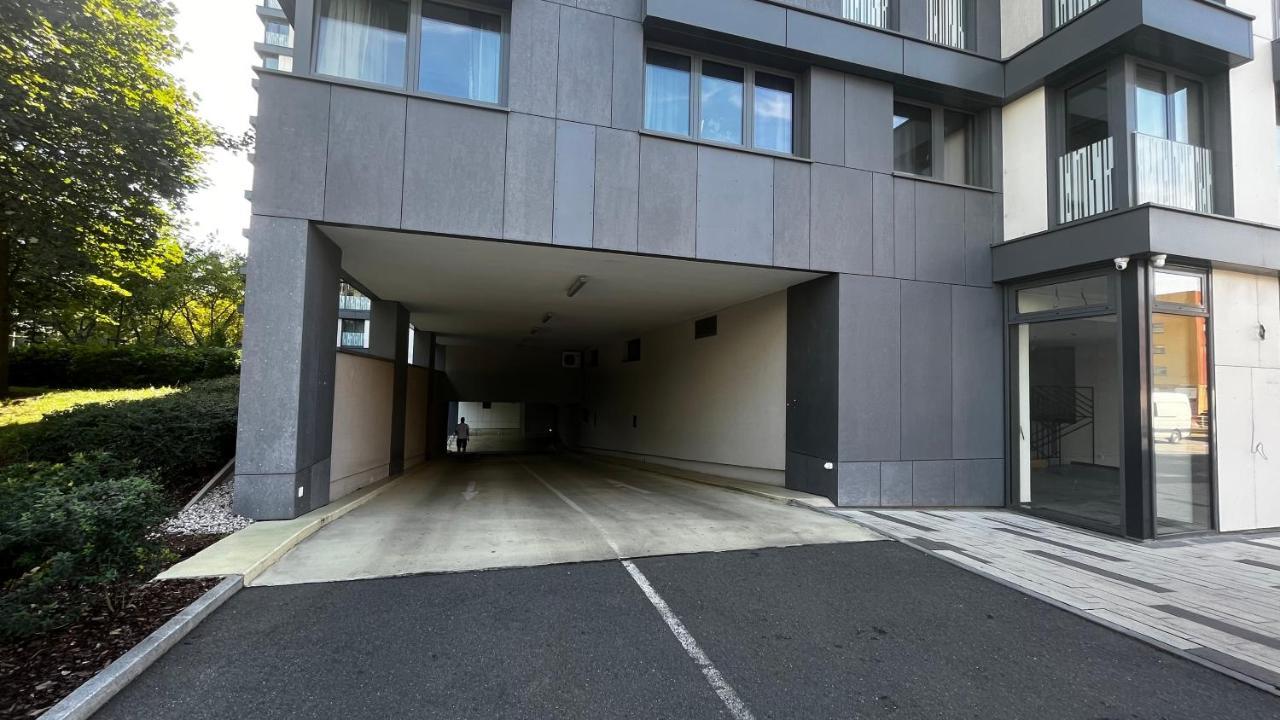 Residence Garden Tower - 8 Min Do Centra, Garaz Prague Exterior photo